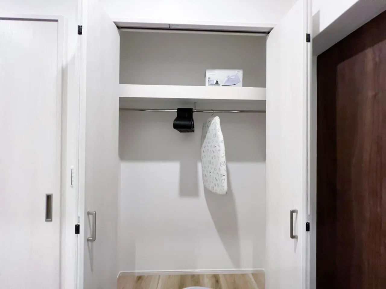 Nishiike House Apartment Tokyo